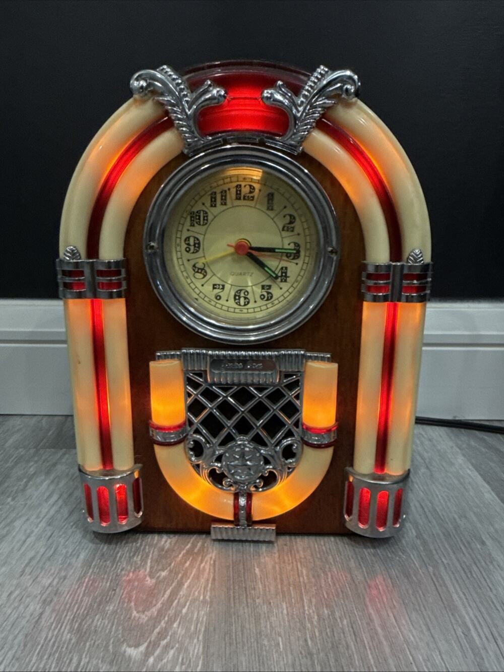 Vintage Retro Jukebox Lighted Quartz Analog Desk Clock Decor Working 8" *
